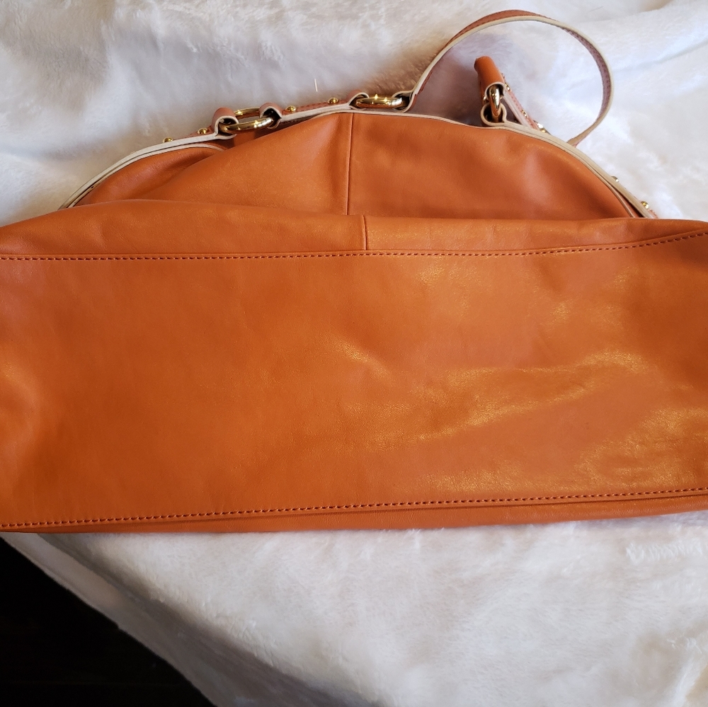 Purse - Picture 2 of 5